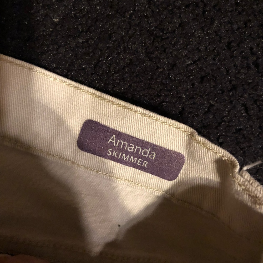 Excellent condition tan capris - Picture 4 of 5